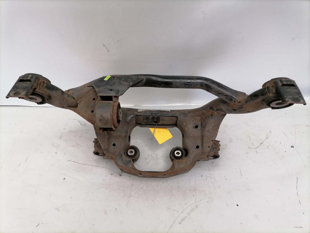 BMW 3er E46 Compact original Hinterachstr&auml;ger 1.8 85kw Bj.2001